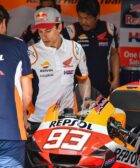 Marc Márquez en su box durante los test de Qatar de MotoGP mercado