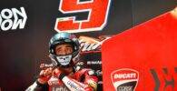 Danilo Petrucci en el box de Ducati durante los últimos test de MotoGP en Qatar