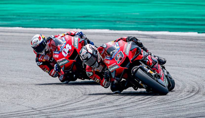 Andrea Dovizioso y Danilo Petrucci durantelos test de Qatar de MotoGP