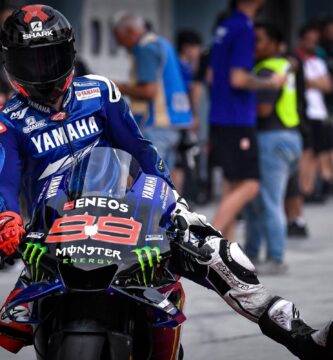 Jorge Lorenzo pilotando la Yamaha durante los últimos test de MotoGP