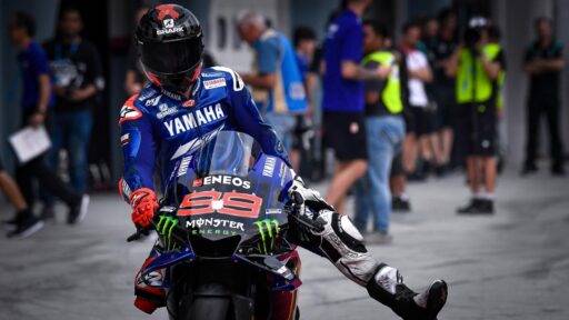 Jorge Lorenzo pilotando la Yamaha durante los últimos test de MotoGP