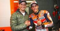 Casey Stoner y Marc Márquez en el box de Honda durante una carrera de MotoGP