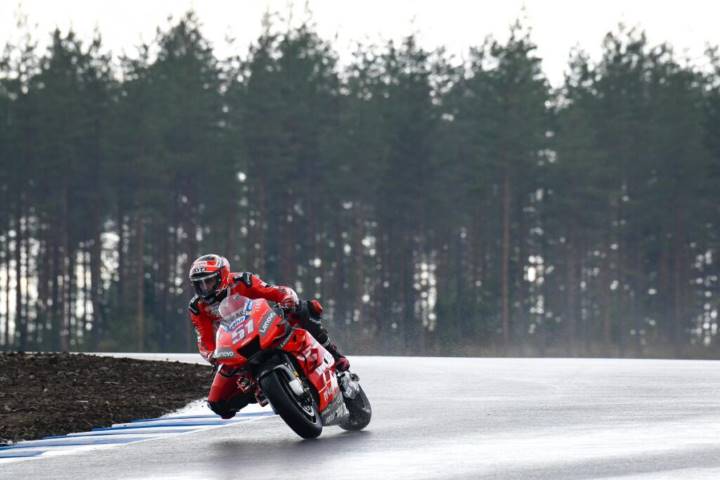 KTM Ducati test privados Jerez Valencia coronavirus Dani Pedrosa Michelle Pirro