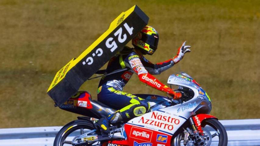 Primer título de Campeón del Mundo de Valentino Rossi en la categoría de 125cc con Aprilia