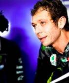 Valentino Rossi en su box durante los últimos test de Qatar de MotoGP