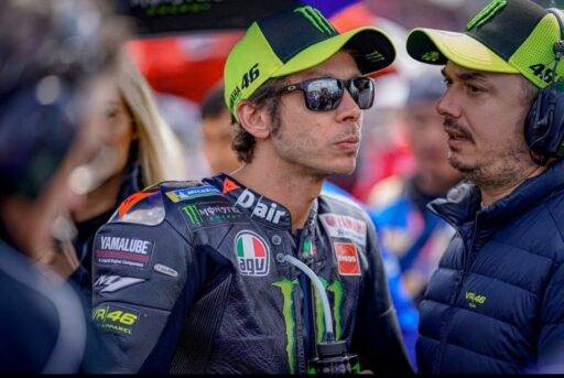 Valentino Rossi y Uccio Salucci durante una carrera de MotoGP