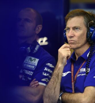 Lin Jarvis en el box de Yamaha