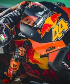 Pol Espargaro pilotando la KTM número 44 durante los últimos test de MotoGP en Qatar