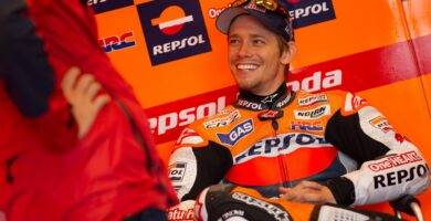 Casey Stoner en el box de Honda