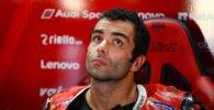 Danilo Petrucci en el box de Ducati