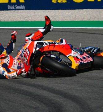 Marc Márquez tras una caída