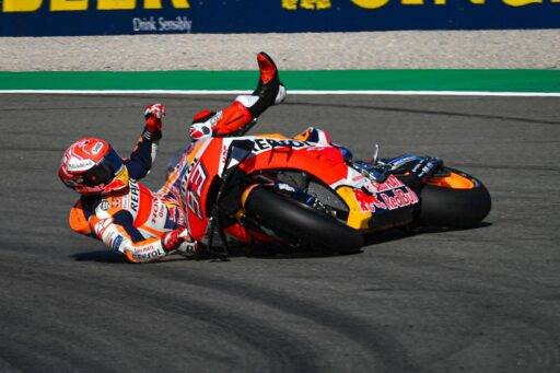 Marc Márquez tras una caída