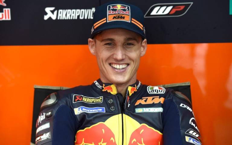 Pol Espargaró en el box de KTM