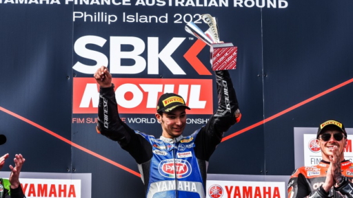 Toprak Razgatlioglu en el podio del round de Australia de WorldSBK