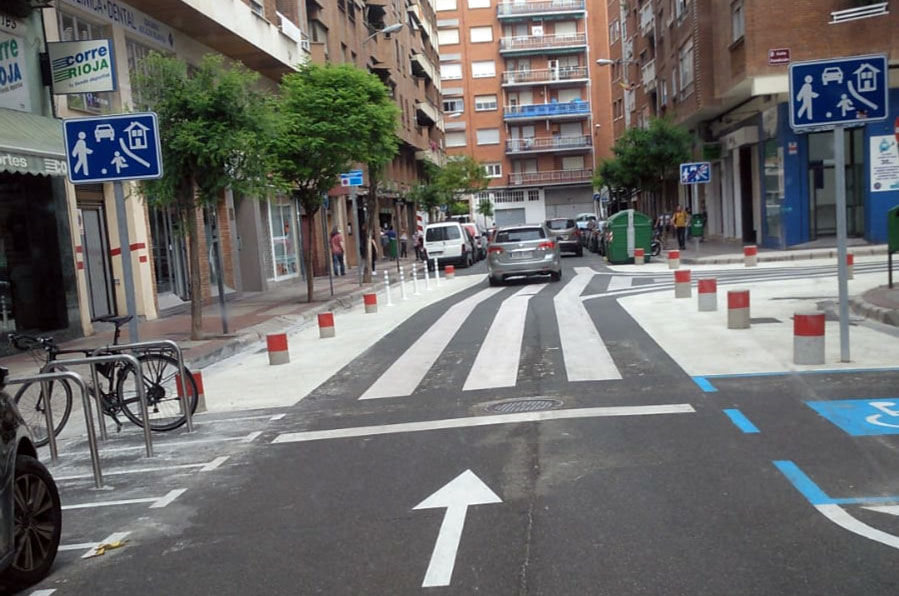 Paso de peatones antirreglamentario en Logroño