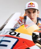 Álex Márquez junto a la Honda