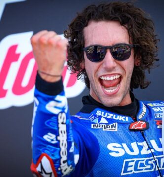 Álex Rins tras ganar en Silverstone su segunda carrera de la temporada