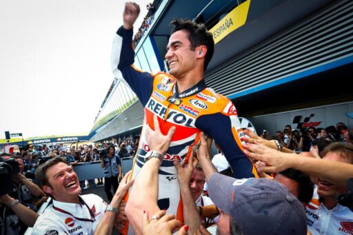 Dani Pedrosa en el parque cerrado de MotoGP después de ganar una carrera con Honda