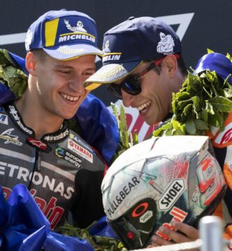 Fabio Quartararo y Marc Márquez en el podio de MotoGP