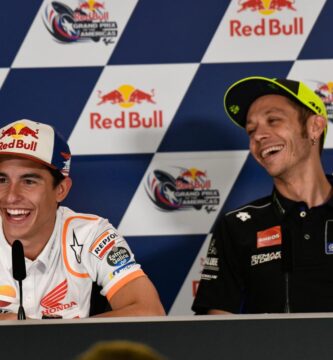 Marc Márquez y Valentino Rossi durante la rueda de prensa de MotoGP en el Gran Premio de Austin