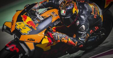 Pol Espargaró pilotando la KTM de MotoGP