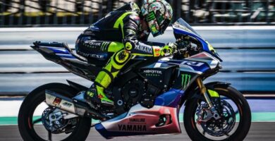 Bezzecchi Valentino Rossi Petronas MotoGP 2020 retirada Moto2