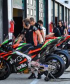 Aprilia frente al box en el último test de MotoGP en Misano