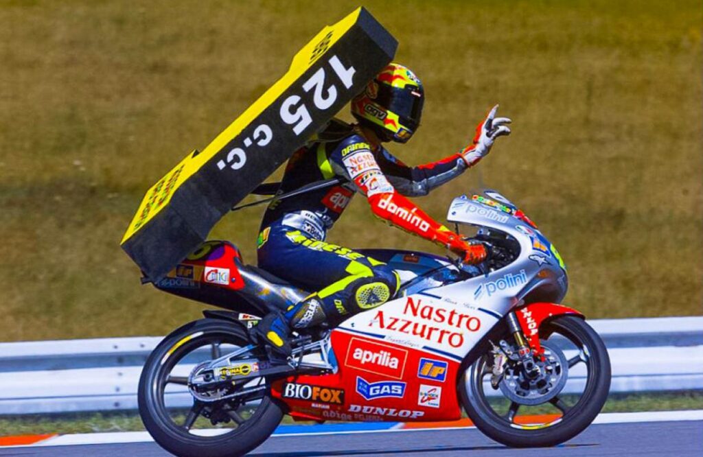 Valentino Rossi en su etapa en 125cc pilotando la Aprilia