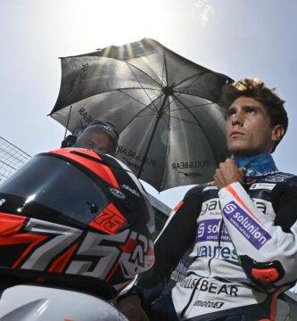 Albert Arenas en la parrilla de salida previa a la carrera de Moto3 del Gran Premio de Andalucía
