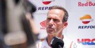 Alberto Puig atendiendo a los medios después de la carrera