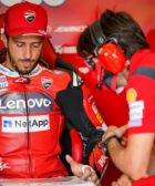 Andrea Dovizioso en el box de Ducati durante la carrera de MotoGP del Gran Premio de Andalucía