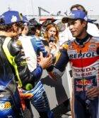 Valentino Rossi y Marc Márquez tras una carrera de MotoGP