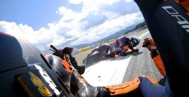 Caída entre Pol Espargaró y Oliveira en el GP de Austria
