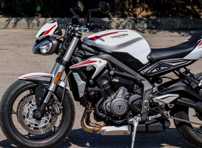 triumph street fighter 675