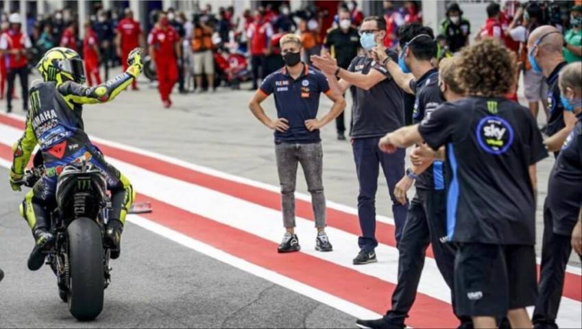 Valentino Rossi durante una carrera de MotoGP