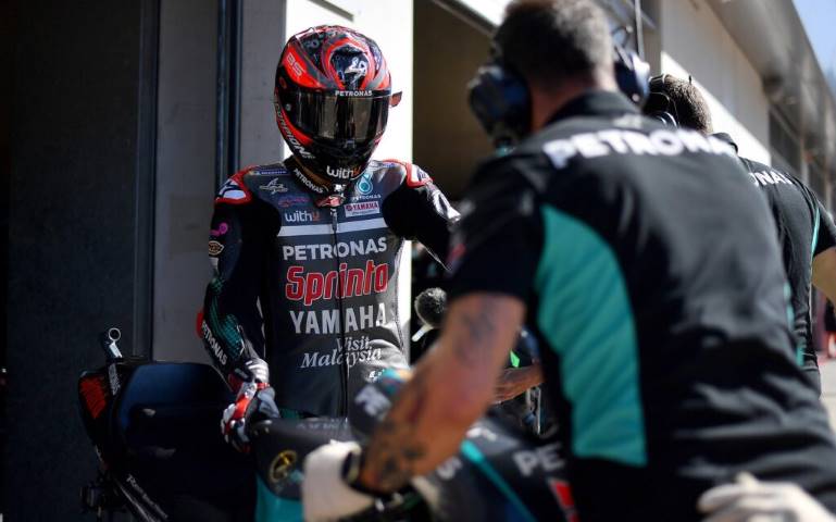 Fabio Quartararo con problemas en su Yamaha durante todo el fin de semana
