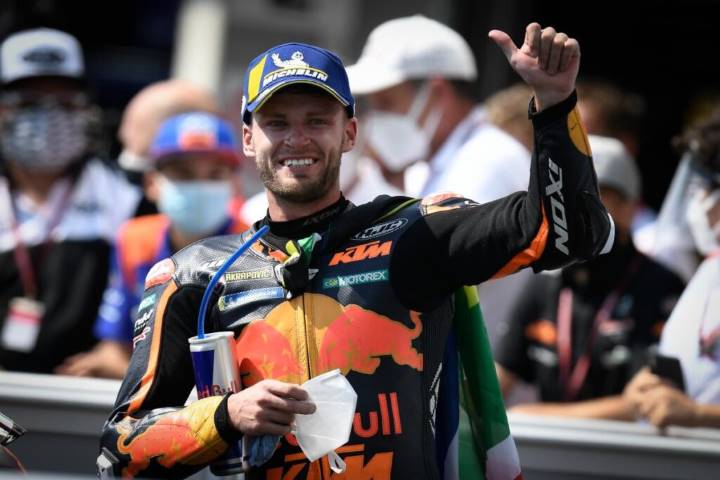 Brad Binder celebra la victoria de MotoGP