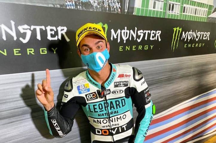 Dennis Foggia celebra su primera victoria en el Mundial de Moto3 tras ganar en el Gran Premio de la República Checa en Brno