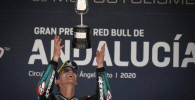 Fabio Quartararo en el podio de Jerez tras ganar en el Gran Premio de Andalucía de MotoGP