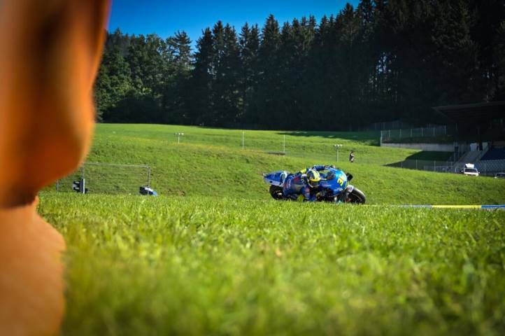 Joan Mir pilotando la Suzuki durante el Gran Premio de Estiria de MotoGP