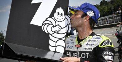 Johann Zarco celebra la pole conseguida en el Gran Premio de la República Checa de MotoGP en Brno