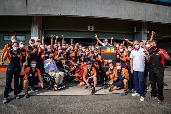 Pol Espargaró, irónico: “KTM gana porque es una buena moto"