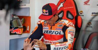 Marc Márquez en el box de Honda durante una carrera de MotoGP