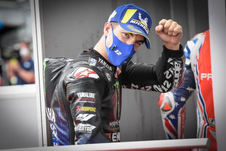Maverick Viñales celebrando la primera posición conseguida en el Gran Premio de Austria de MotoGP