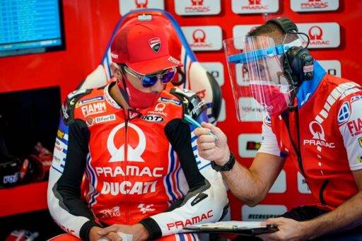 Michele Pirro en el box del Pramac Racing durante el Gran Premio de Austria de MotoGP