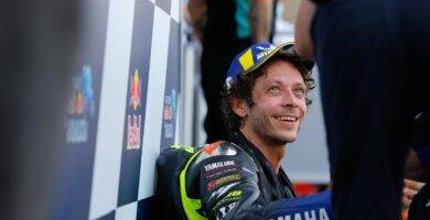 Valentino Rossi en el parque cerrado tras la carrera de MotoGP del Gran Premio de Andalucía