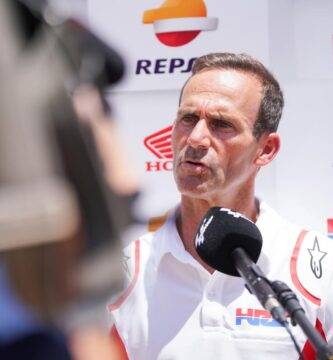 Alberto Puig durante una rueda de prensa en MotoGP