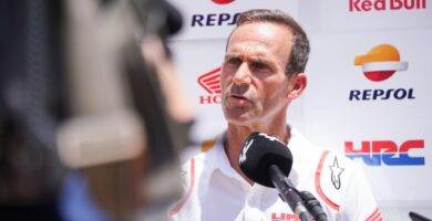 Alberto Puig durante una rueda de prensa en MotoGP