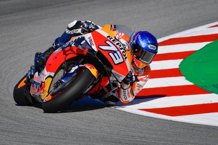 Alex Márquez pilotando la Honda durante los entrenamientos del Gran Premio de Catalunya