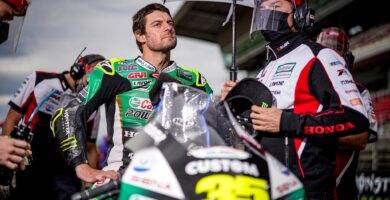 Cal Crutchlow en la parrilla de salida de la carrera de MotoGP